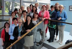 Gruppenfoto Politfrauen mit Landesrätin Mag.a Doris Hummer